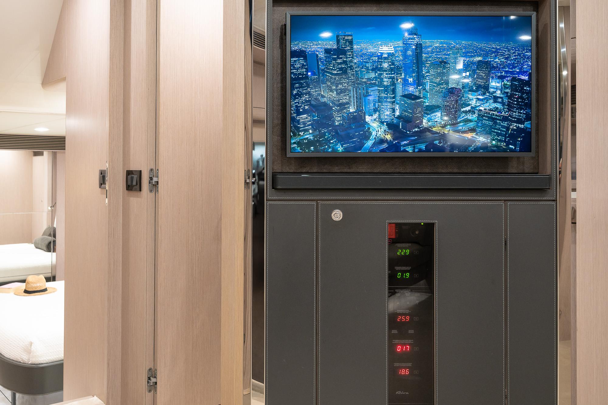 2013 RIVA 63' VIRTUS 